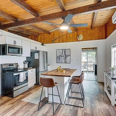 Sunrise Beach Lakefront Cottage In Secluded Cove מראה חיצוני תמונה